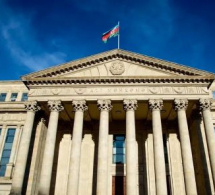 <i><b>“Borc faizindən faiz tutulması qanunaziddir“ -<font color=red> Ali Məhkəmə</b></i></font>